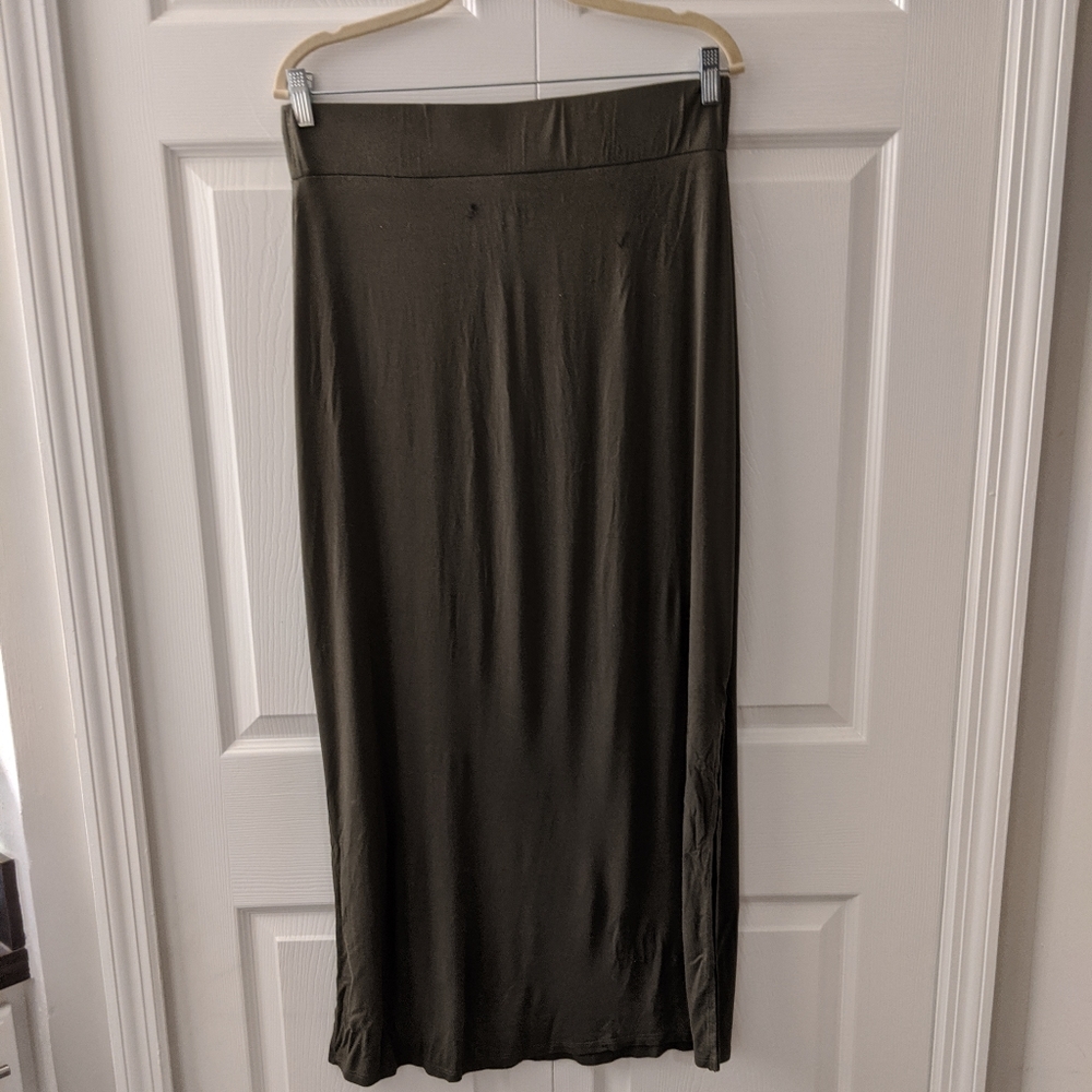 ⭐Olive green maxi skirt